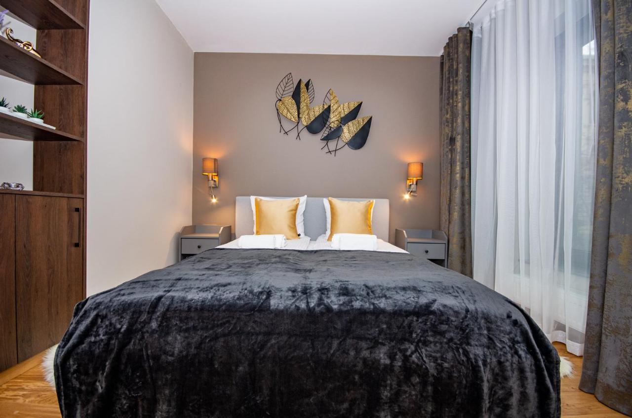 Inpoint Spacious Apartments Near Main Square & Kazimierz District Krakow Bagian luar foto