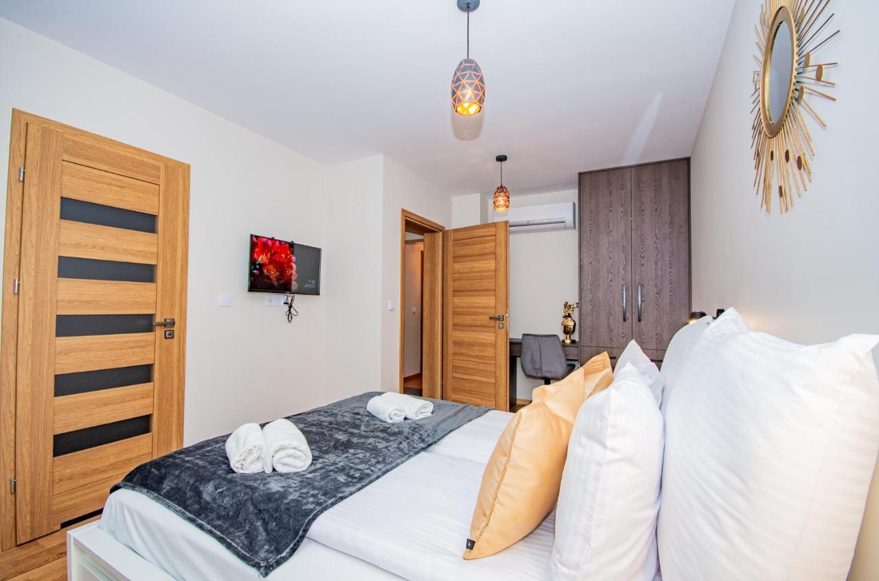 Inpoint Spacious Apartments Near Main Square & Kazimierz District Krakow Bagian luar foto