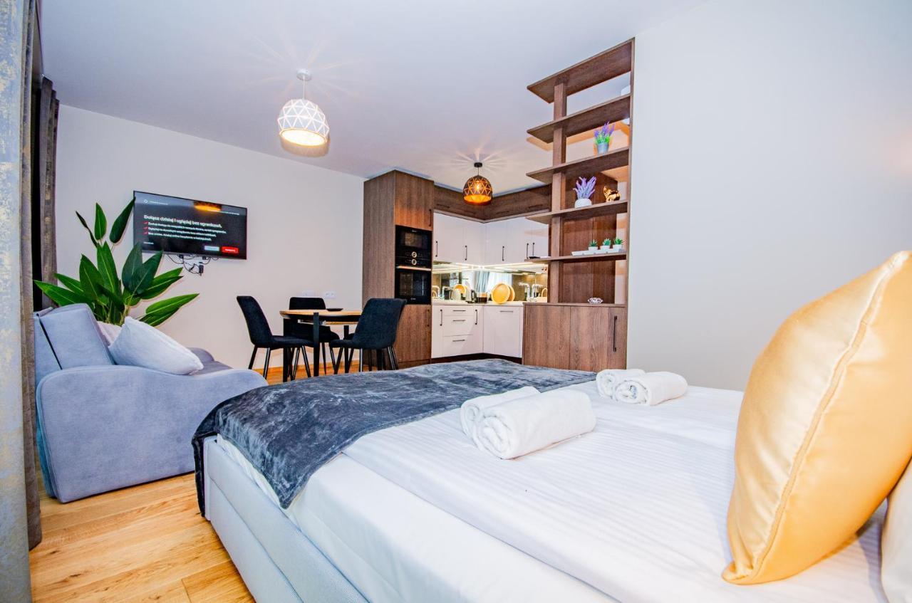 Inpoint Spacious Apartments Near Main Square & Kazimierz District Krakow Bagian luar foto