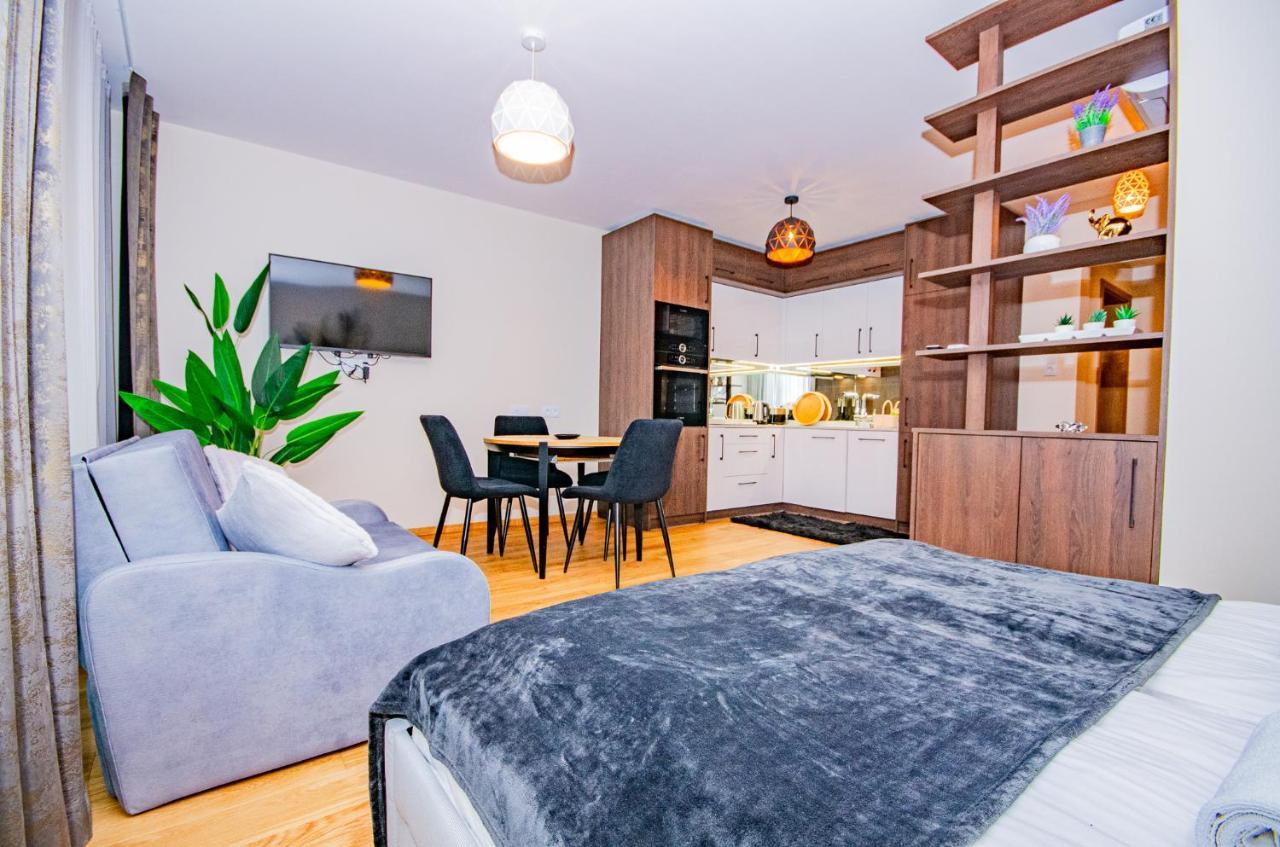 Inpoint Spacious Apartments Near Main Square & Kazimierz District Krakow Bagian luar foto