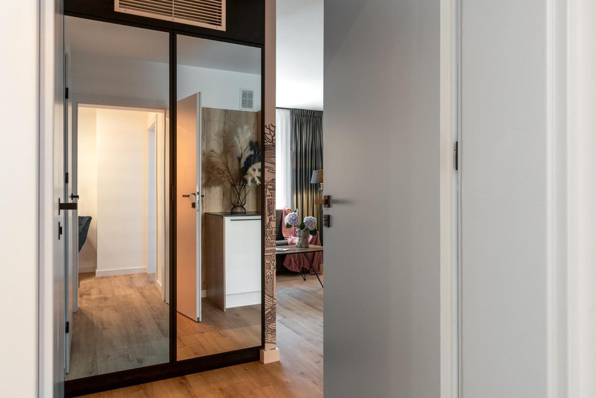 Inpoint Spacious Apartments Near Main Square & Kazimierz District Krakow Ruang foto